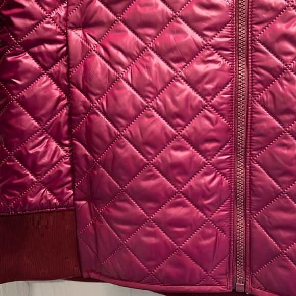 Columbia Quilted Bomber Jacket, Size L, Merlot color. NWT Omni-heat lining. - Picture 5 of 7